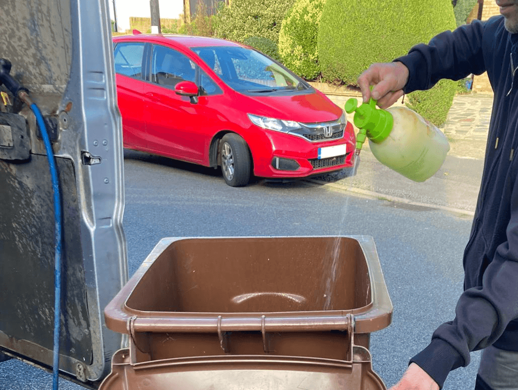 Sanitise & Deodorise - Step 4